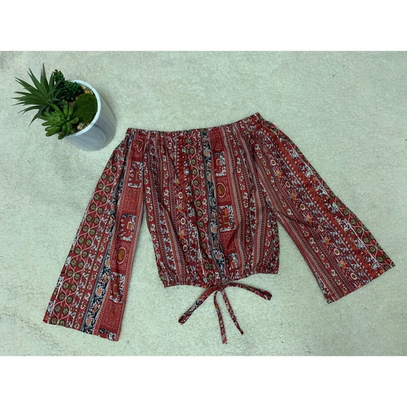 Long Sleeve Crop Top - Picture 2 of 2